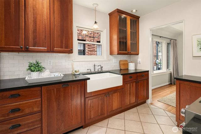 7744 33rd Avenue NW, Seattle, WA 98117