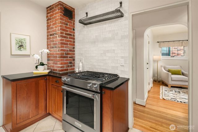 7744 33rd Avenue NW, Seattle, WA 98117