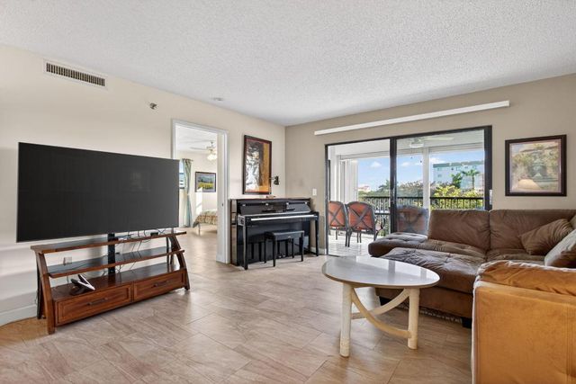 2240 N Cypress Bend Drive 601, Pompano Beach, FL 33069