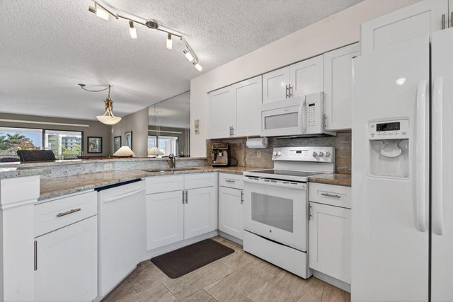 2240 N Cypress Bend Drive 601, Pompano Beach, FL 33069