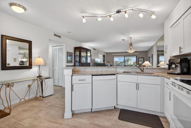 2240 N Cypress Bend Drive 601, Pompano Beach, FL 33069