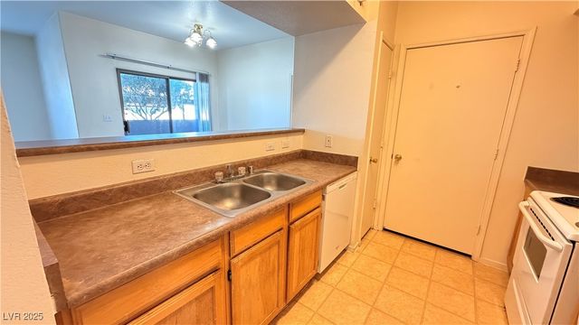 45 Maleena Mesa Street 916, Henderson, NV 89074