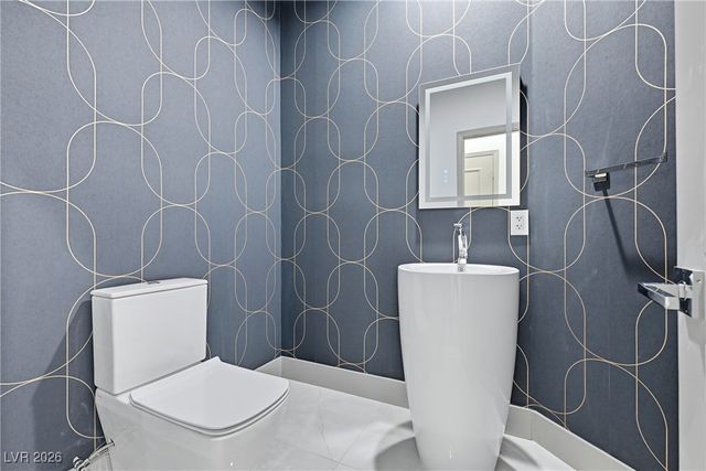 2861 Queens Courtyard Drive, Las Vegas, NV 89109