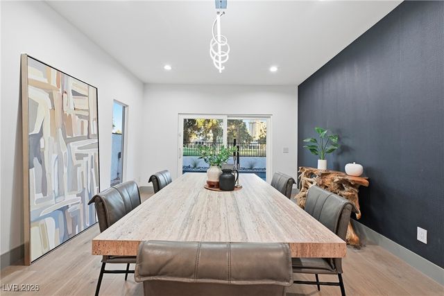 2861 Queens Courtyard Drive, Las Vegas, NV 89109