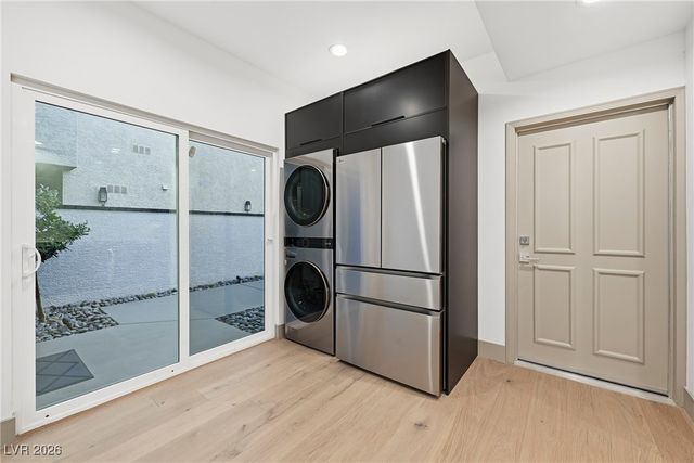 2861 Queens Courtyard Drive, Las Vegas, NV 89109