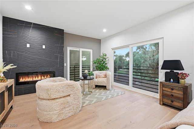 2861 Queens Courtyard Drive, Las Vegas, NV 89109