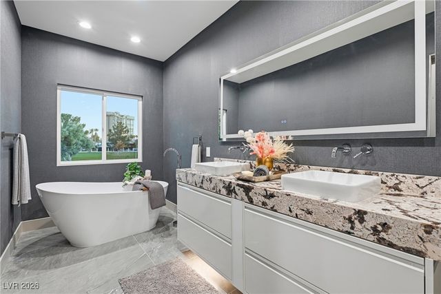 2861 Queens Courtyard Drive, Las Vegas, NV 89109