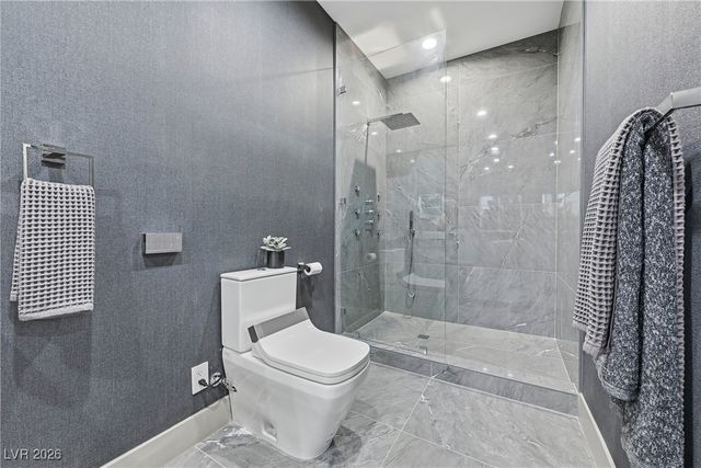 2861 Queens Courtyard Drive, Las Vegas, NV 89109