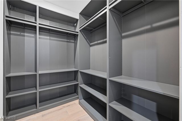 2861 Queens Courtyard Drive, Las Vegas, NV 89109