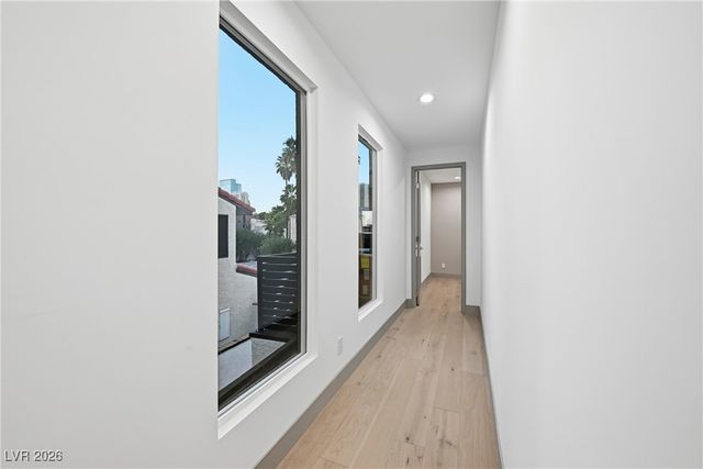 2861 Queens Courtyard Drive, Las Vegas, NV 89109