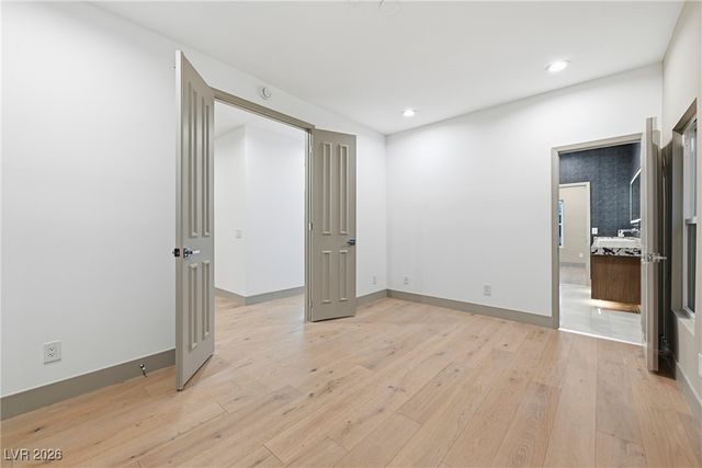 2861 Queens Courtyard Drive, Las Vegas, NV 89109