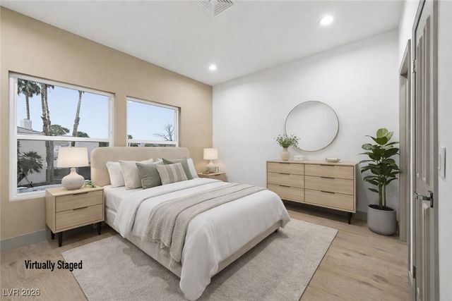 2861 Queens Courtyard Drive, Las Vegas, NV 89109