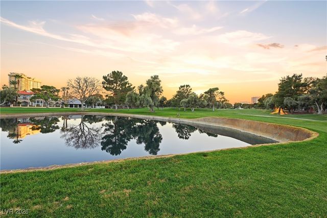 2861 Queens Courtyard Drive, Las Vegas, NV 89109