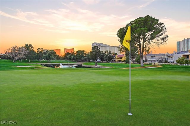 2861 Queens Courtyard Drive, Las Vegas, NV 89109