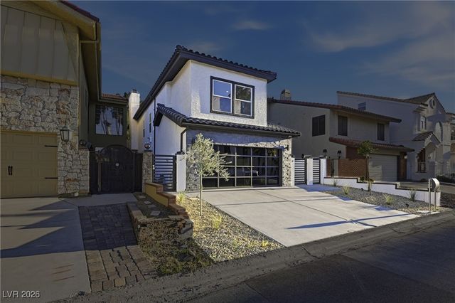 2861 Queens Courtyard Drive, Las Vegas, NV 89109