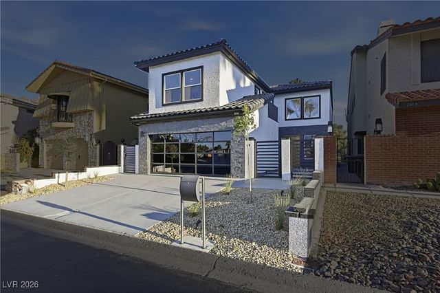 2861 Queens Courtyard Drive, Las Vegas, NV 89109