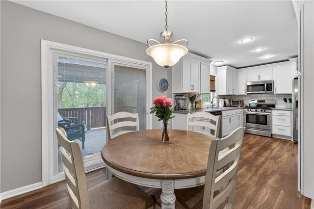9707 W 56th Terrace, Merriam, KS 66203