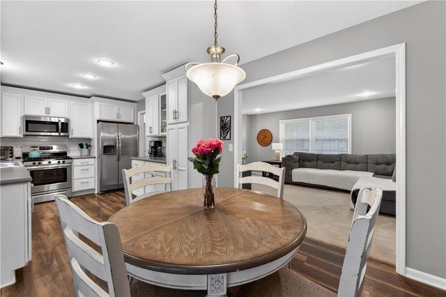 9707 W 56th Terrace, Merriam, KS 66203