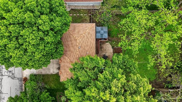 9707 W 56th Terrace, Merriam, KS 66203