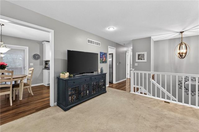 9707 W 56th Terrace, Merriam, KS 66203