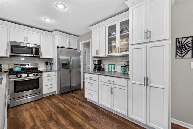 9707 W 56th Terrace, Merriam, KS 66203