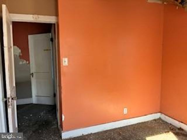 273 N BROAD ST, Carneys Point, NJ 08069