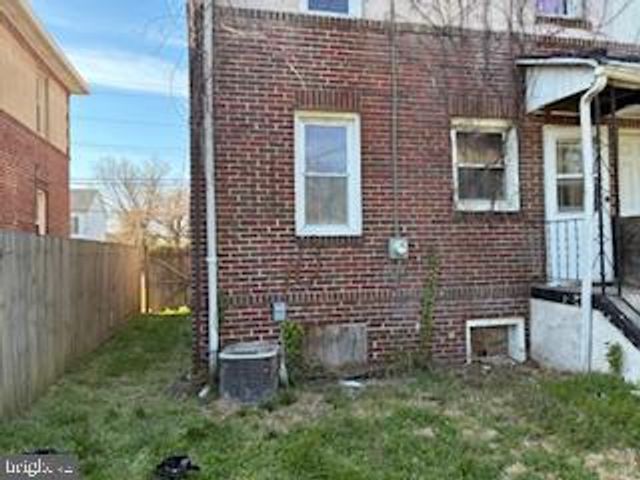 273 N BROAD ST, Carneys Point, NJ 08069