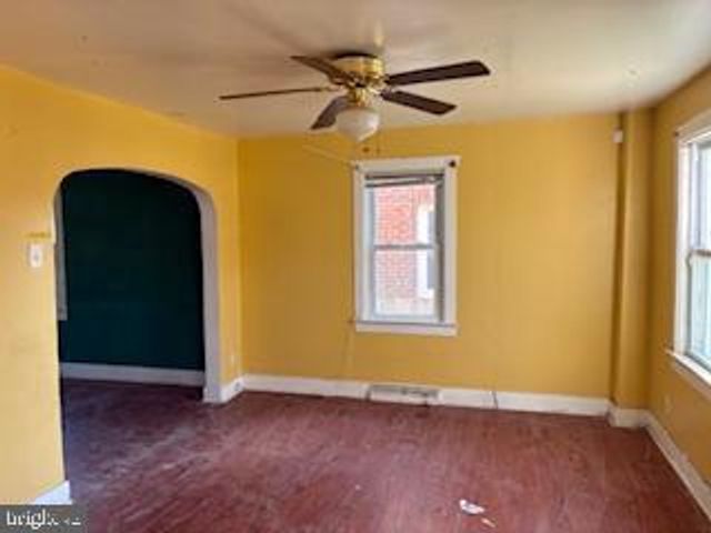 273 N BROAD ST, Carneys Point, NJ 08069