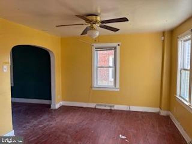 273 N BROAD ST, Carneys Point, NJ 08069