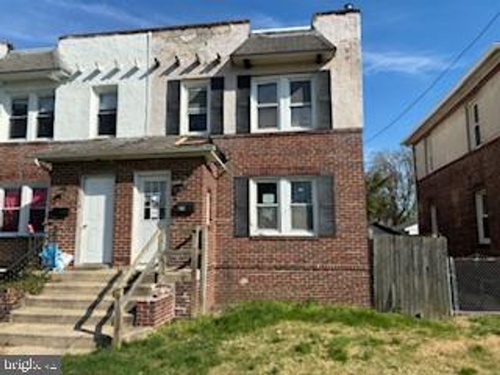 273 N BROAD ST, Carneys Point, NJ 08069