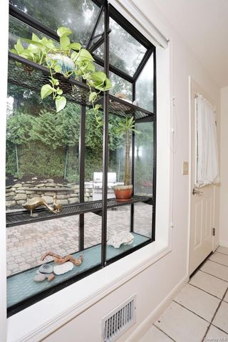 32 Newport Avenue, Tappan, NY 10983
