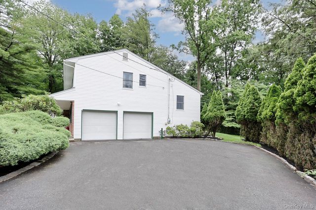 32 Newport Avenue, Tappan, NY 10983
