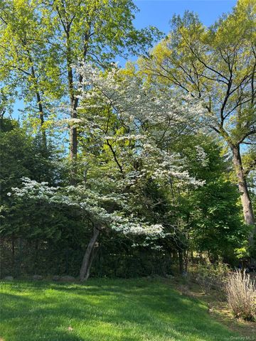 32 Newport Avenue, Tappan, NY 10983