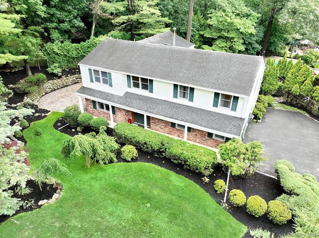 32 Newport Avenue, Tappan, NY 10983