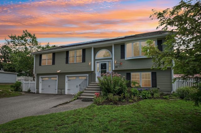12 Autumn St, Billerica, MA 01821