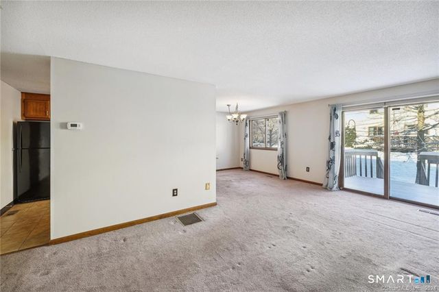 17 Oak Forest Drive 2, Manchester, CT 06042