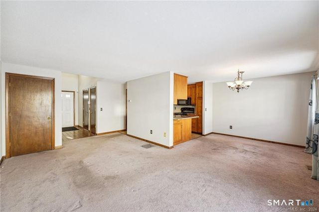 17 Oak Forest Drive 2, Manchester, CT 06042