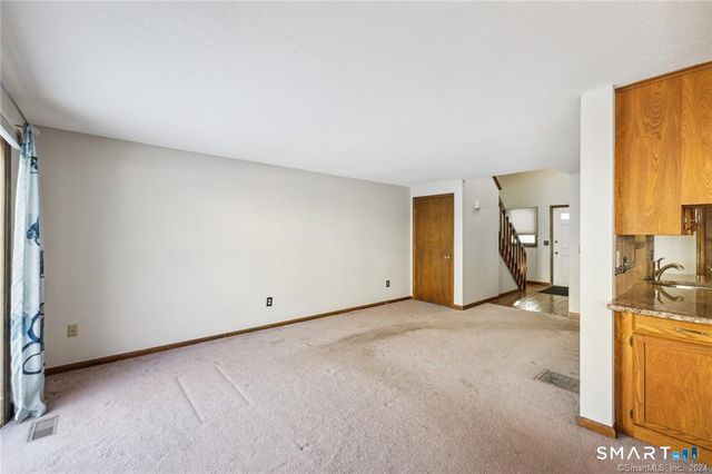 17 Oak Forest Drive 2, Manchester, CT 06042