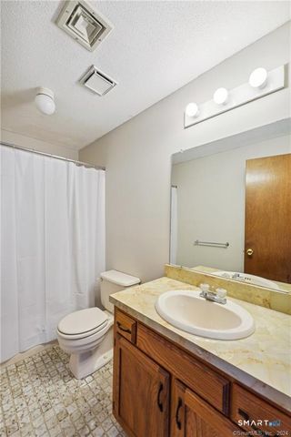 17 Oak Forest Drive 2, Manchester, CT 06042