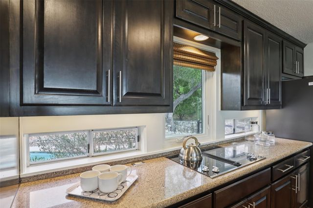 714 Starcrest DR, New Braunfels, TX 78130