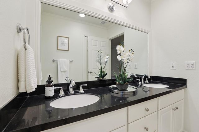 714 Starcrest DR, New Braunfels, TX 78130