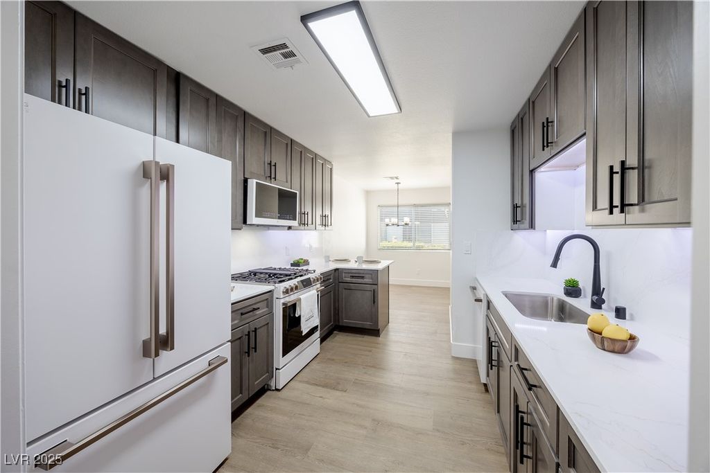 540 West Horizon Ridge Parkway 1902, Henderson, NV 89012