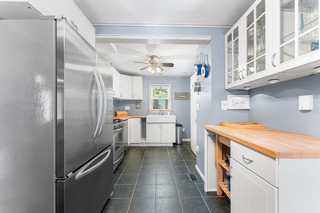 111 Shore Ave, Swansea, MA 02777