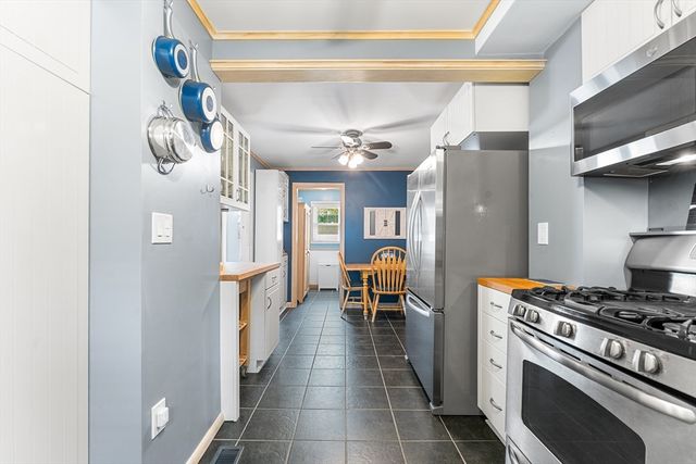 111 Shore Ave, Swansea, MA 02777