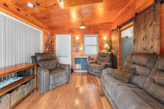 111 Shore Ave, Swansea, MA 02777