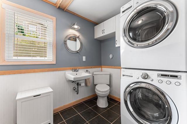 111 Shore Ave, Swansea, MA 02777