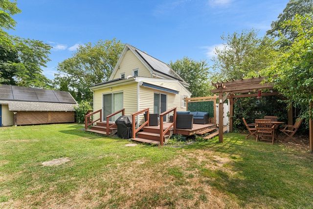 111 Shore Ave, Swansea, MA 02777