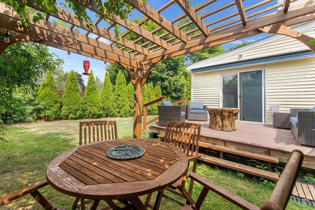 111 Shore Ave, Swansea, MA 02777