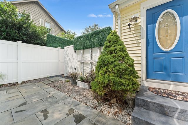 111 Shore Ave, Swansea, MA 02777