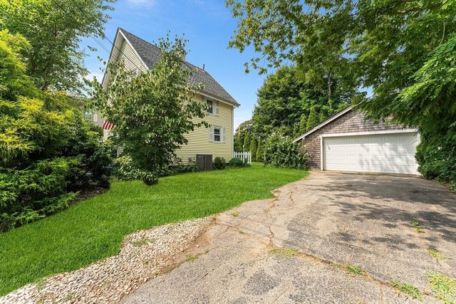 111 Shore Ave, Swansea, MA 02777